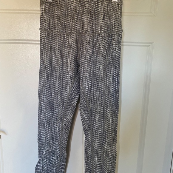 Lululemon Wunder Under High Rise Crop 21" - Picture 2 of 2